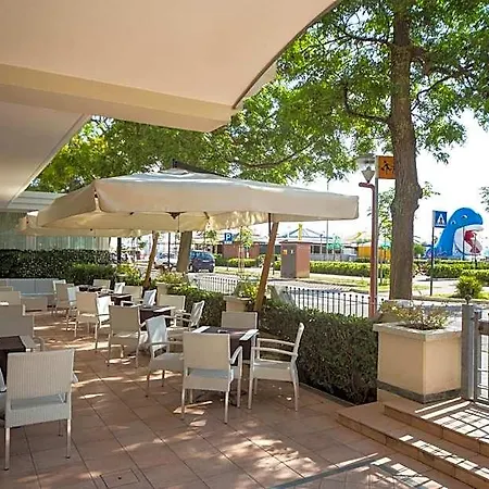 Astoria Hotel 3*