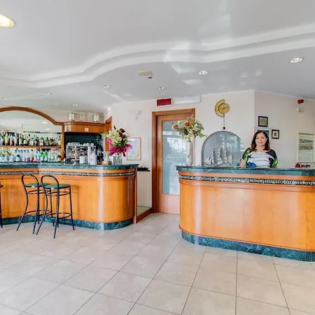 Отель Astoria Мизано-Адриатико